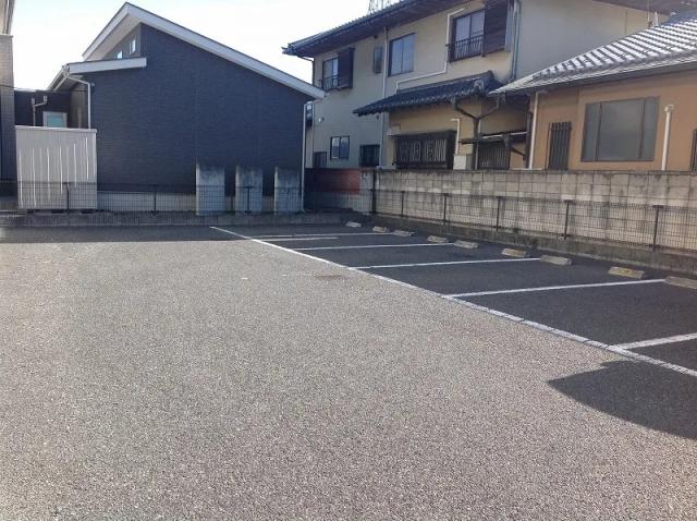 レオパレスラピス駐車場【42102】の駐車場写真