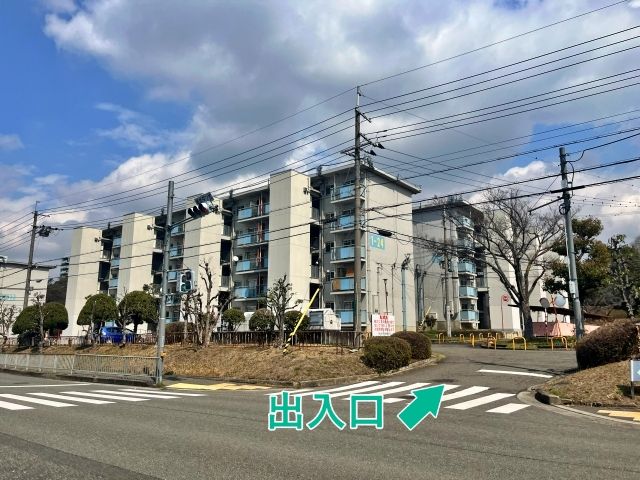 原山台3丁 団地駐車場(21・24号棟付近)の駐車場写真