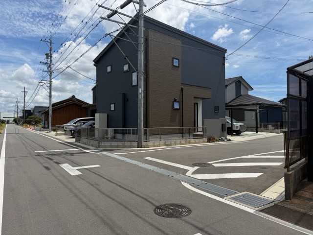 神明町6丁目3-11駐車場の駐車場写真