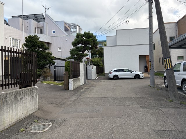 澄川五条個人パーキング【ご利用時間：7:00～23:00】の駐車場写真