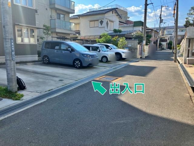 千里丘中37-28駐車場の駐車場写真