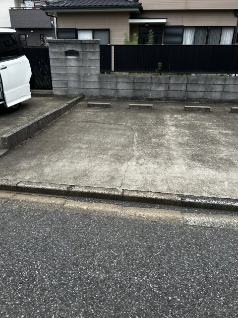 薬円台6丁目18-26駐車場の駐車場写真