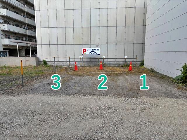 [e3cd5]東区北8条東1丁目 アキッパ駐車場の駐車場写真