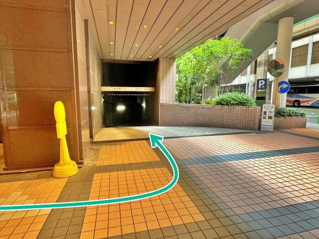 ロイヤルパークホテル駐車場【ナンバー認識<カメラ認証>】の駐車場写真
