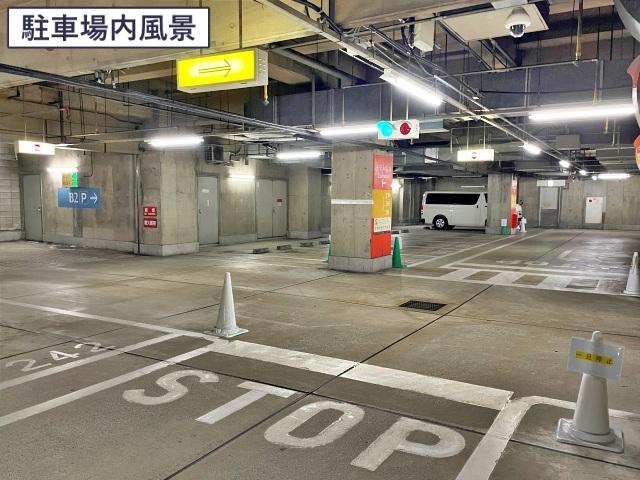 ロイヤルパークホテル駐車場【ナンバー認識<カメラ認証>】の駐車場写真