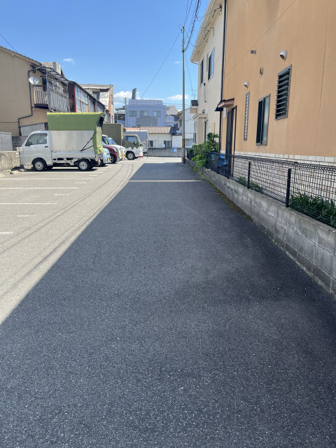 西蟹屋（マツダスタジアム徒歩2分）の駐車場写真