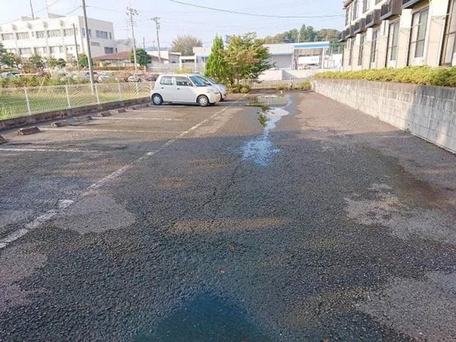レオパレスひまわり駐車場【26131】の駐車場写真