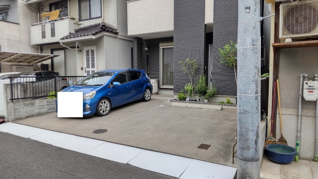 広島県福山市西深津町2-10-15の駐車場写真