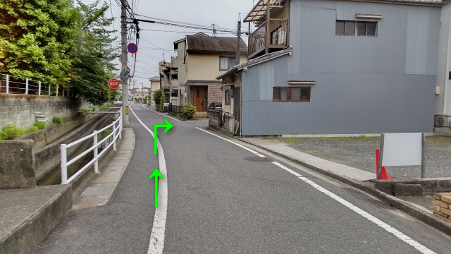 広島県福山市西深津町2-10-15の駐車場写真