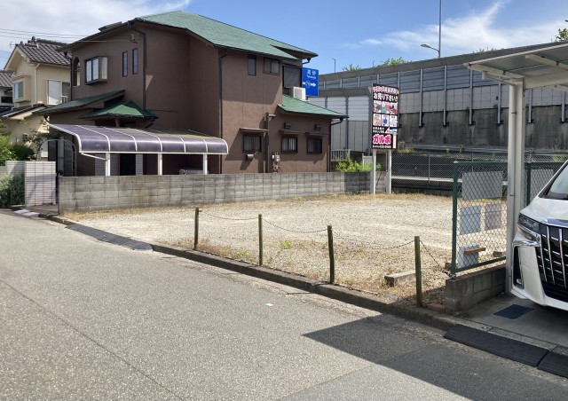 東神吉町出河原399-9 月極駐車場の駐車場写真