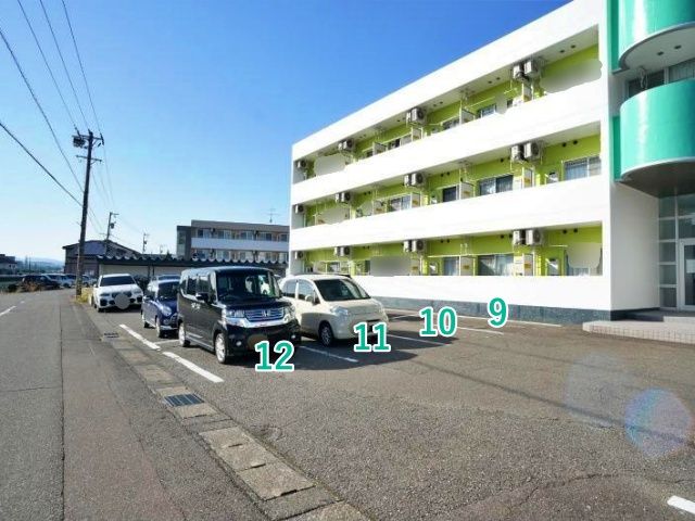 KKハイツパーキングの駐車場写真