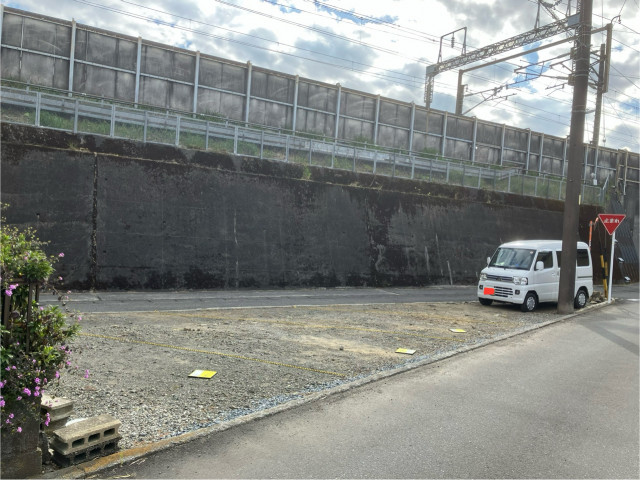 北脇自治会館の近くの駐車場写真