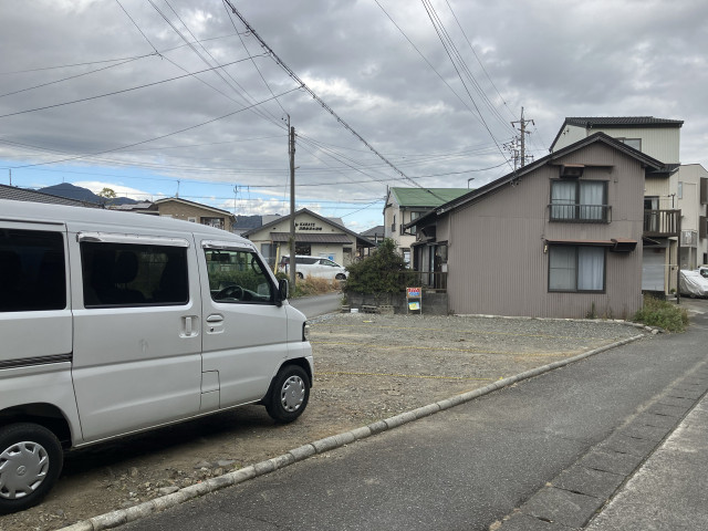 北脇自治会館の近くの駐車場写真