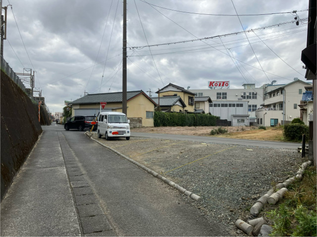 北脇自治会館の近くの駐車場写真