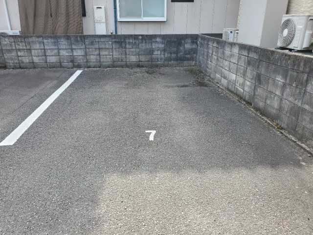 本折町147番地2駐車場の駐車場写真