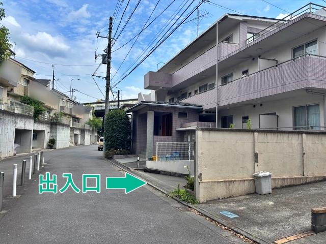 【高さ注意】黒川邸アキッパ地下駐車場の駐車場写真