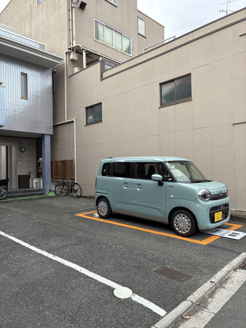 西ノ京平町135-1 アキッパ駐車場の駐車場写真