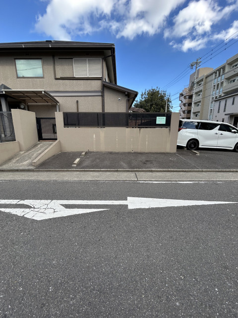 柳原3丁目9-2駐車場の駐車場写真