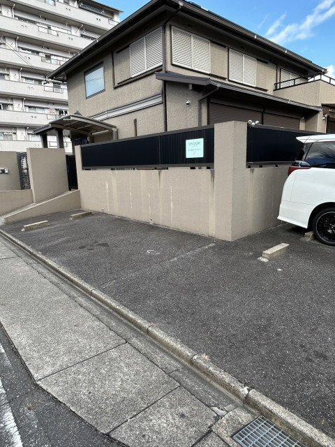 柳原3丁目9-2駐車場の駐車場写真