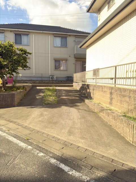 愛知県刈谷市泉田町の駐車場写真