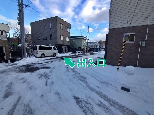 豊平区西岡4条2丁目8-46駐車場の駐車場写真