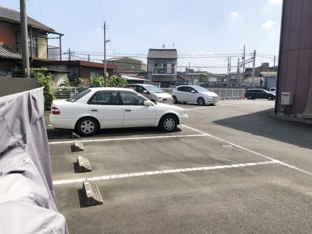 駐車場内