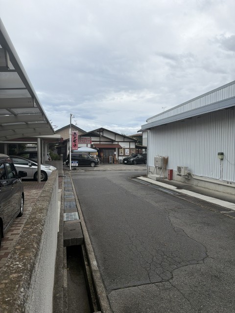 稲田1丁目31-8（くいものやおおぜき）駐車場の駐車場写真