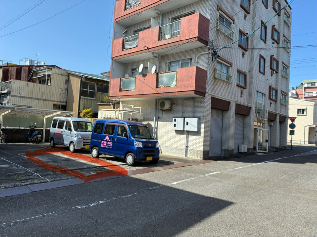 錦ハイツ駐車場の駐車場写真