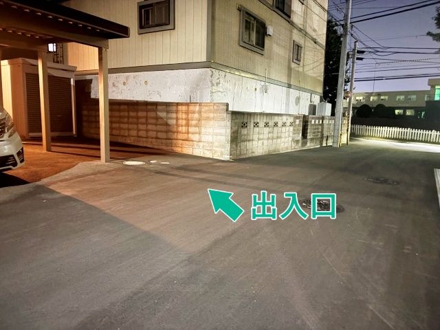 月寒東2条19丁目5-12駐車場の駐車場写真