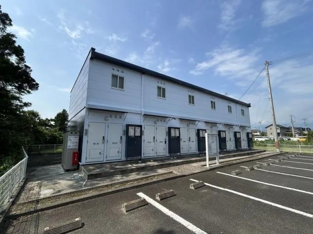 レオパレスフローラⅣ駐車場【24158】の駐車場写真