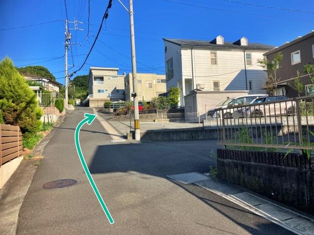 国吉田6丁目10-35駐車場の駐車場写真