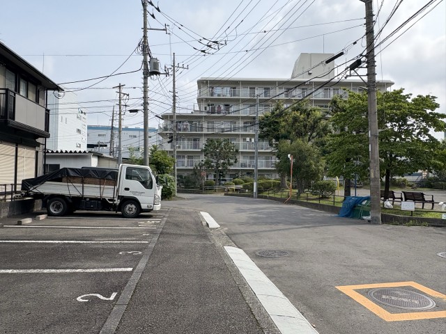 上山2丁目31-3ソレアード中山駐車場3番の駐車場写真