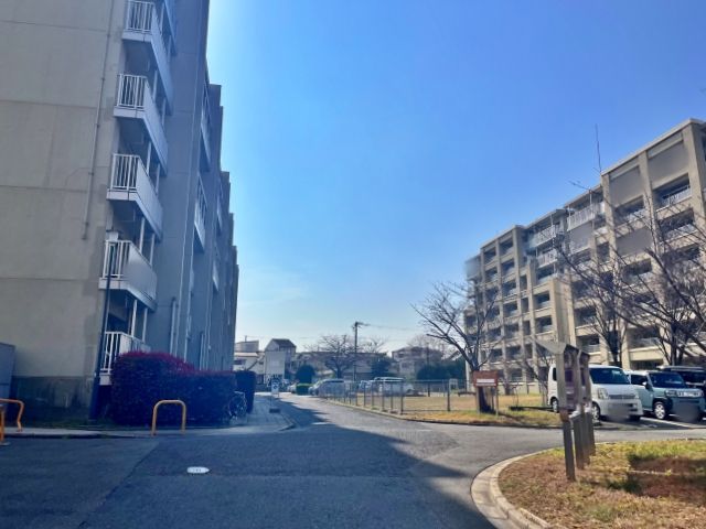 深井中町 団地駐車場(3号棟付近)の駐車場写真