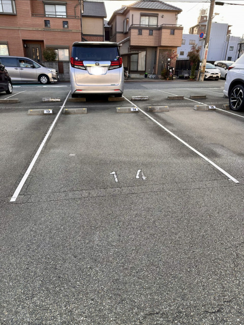 西小路3丁目11駐車場の駐車場写真