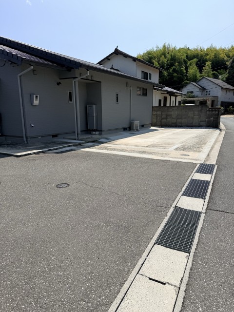 吉敷赤田1丁目5-3駐車場の駐車場写真