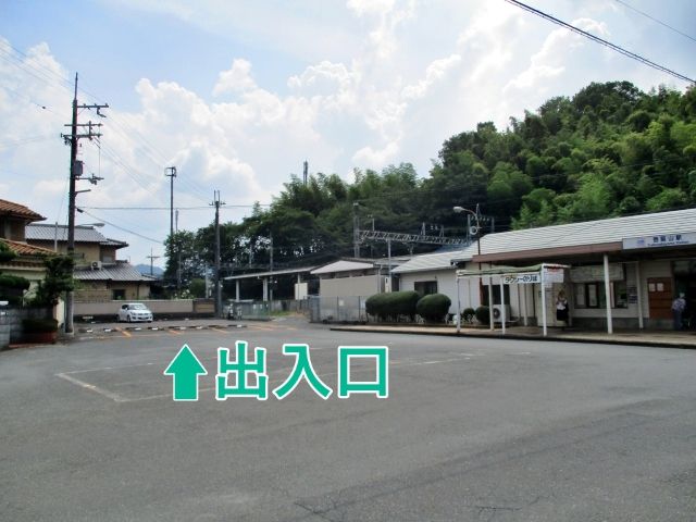壺阪山駅前駐車場の駐車場写真