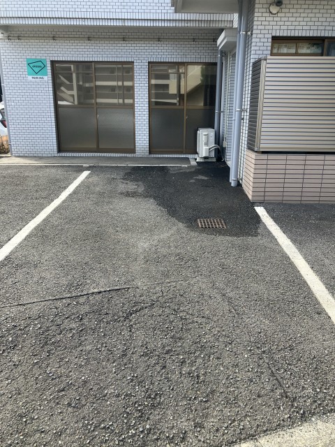 Base-D駐車場①2台の駐車場写真