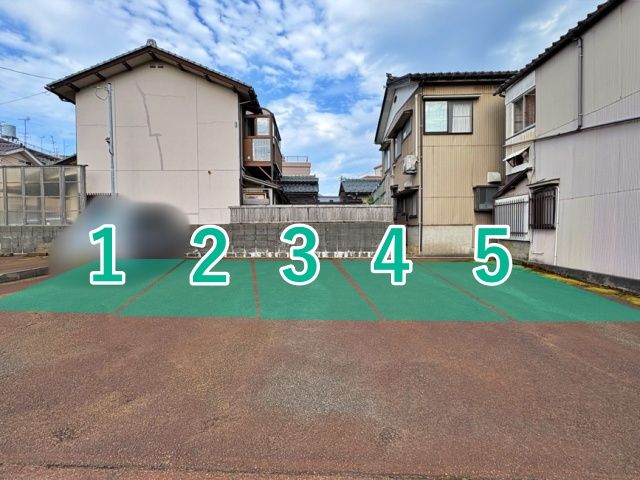 春日2丁目5-10駐車場の駐車場写真