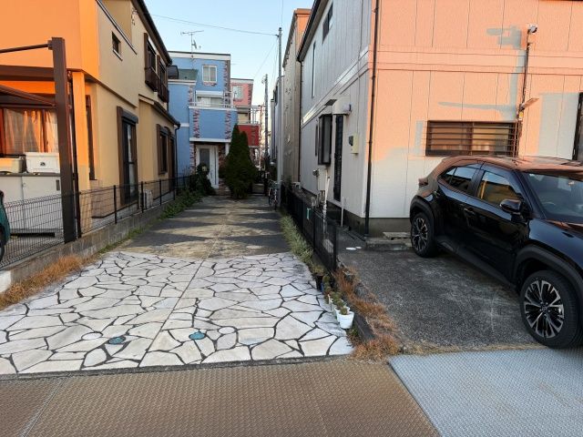 【右側】湊19☆個宅アキッパ駐車場の駐車場写真