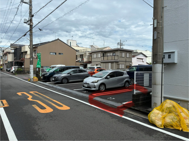 ラフィネ1番町【17番】の駐車場写真