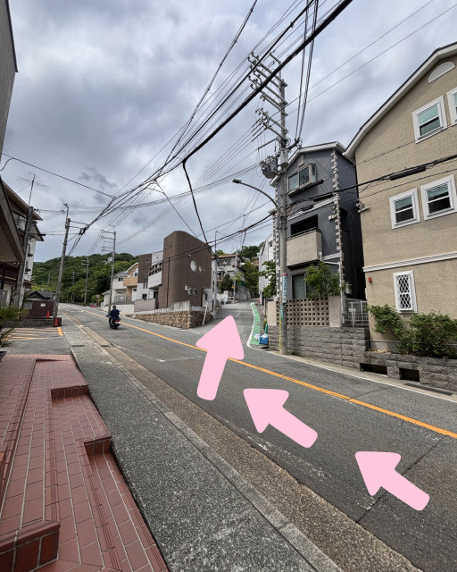坂道の駐車場の駐車場写真