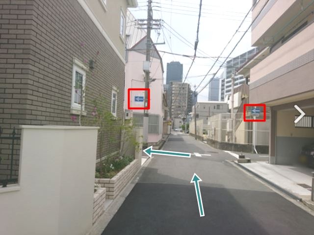 【順路6】左方向への一方通行の標識がありますので、その道を左折します