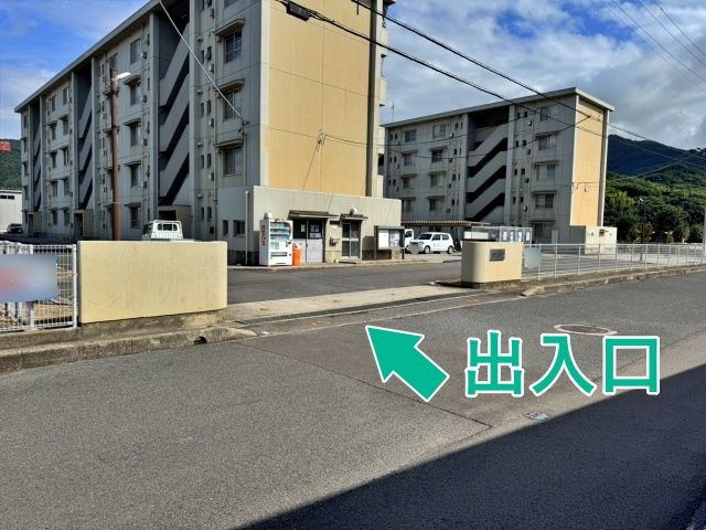 ビレッジハウス仁尾【W-497】※1号棟と2号棟の間付近の駐車場写真