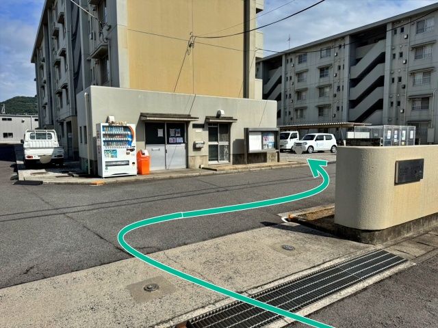 ビレッジハウス仁尾【W-497】※1号棟と2号棟の間付近の駐車場写真