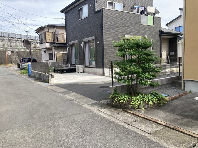 フレスポシティモール前田島５０番地駐車場の駐車場写真