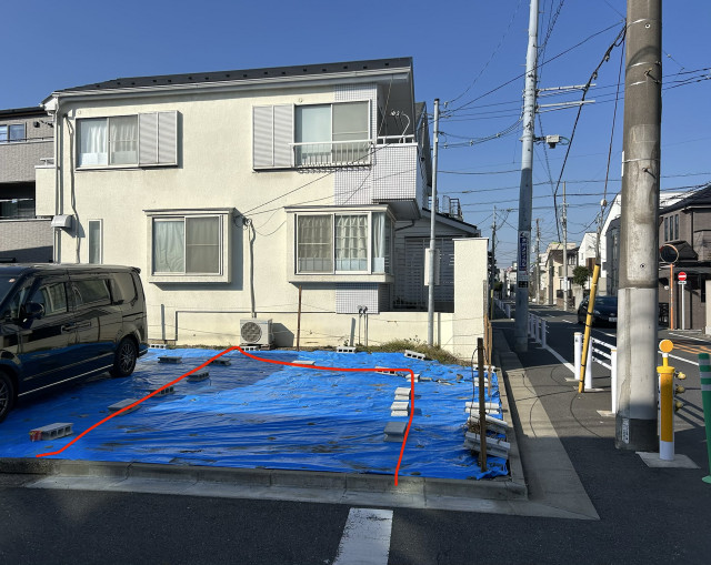 下馬5丁目18-13駐車場の駐車場写真