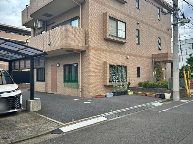[f4f61]足立山南花畑2-45 アキッパ駐車場の駐車場写真