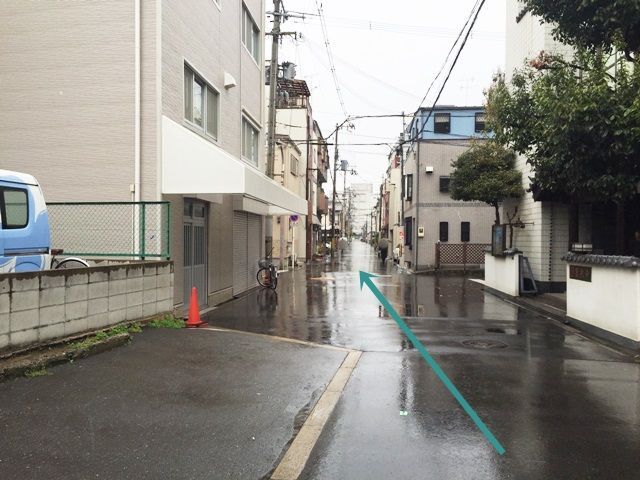 【道順3】道なりにお進みください。