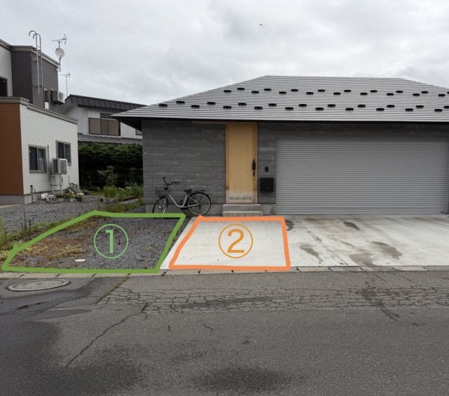 小比内1丁目8-3駐車場の駐車場写真