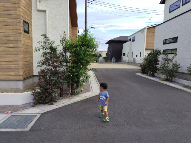 百間1自宅裏手駐車スペースの駐車場写真